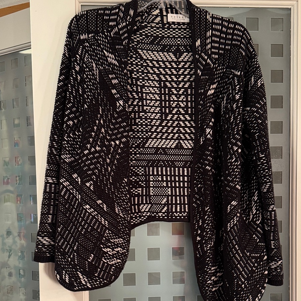 Velvet by Graham & Spencer Black and White Patterned Blazer. M
